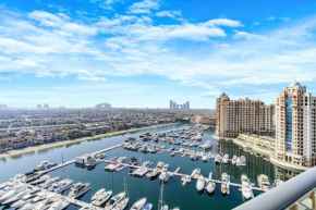 Palm Home next to Nakheel Mall with Private Beach